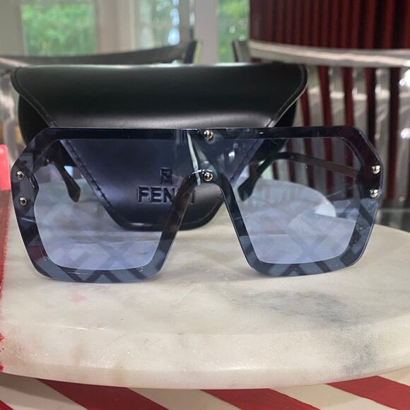NEW! Fendi FENDIGRAPHY Sunglasses 56mm Blue Tint - Picture 1 of 10